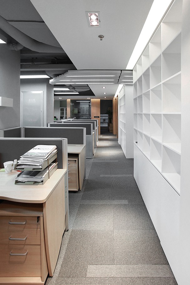 員工辦公區(qū)域裝修設(shè)計實景圖