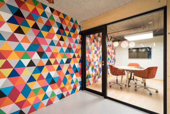 混合空間布局的現(xiàn)代風(fēng)辦公室設(shè)計(jì)